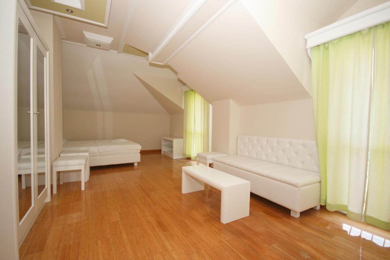 Hotel Rr تْشيرسيك نوفي المظهر الخارجي الصورة